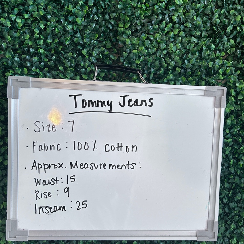Tommy jeans EUC daisy embellishmented cropped jeans - Picture 5 of 5